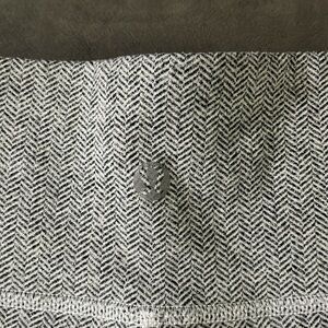 Lululemon herringbone capris size 4 hidden pocket front waist left side
